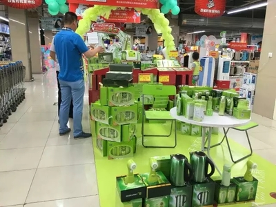 行在新疆(23)|石油產(chǎn)業(yè)下滑,油城克拉瑪依化妝品市場遭遇考驗(yàn)